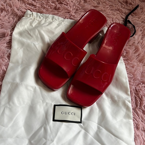 GUCCI Rubber Logo Platform Slide Sandal - Picture 4 of 9